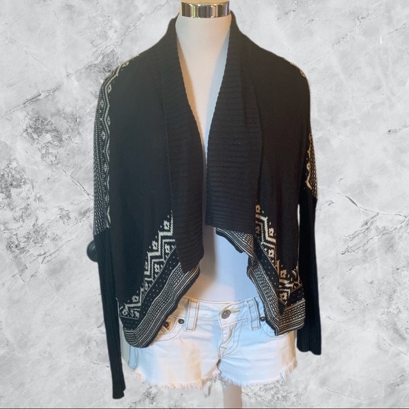 Black & White Aztec Open Cardigan - Picture 4 of 5